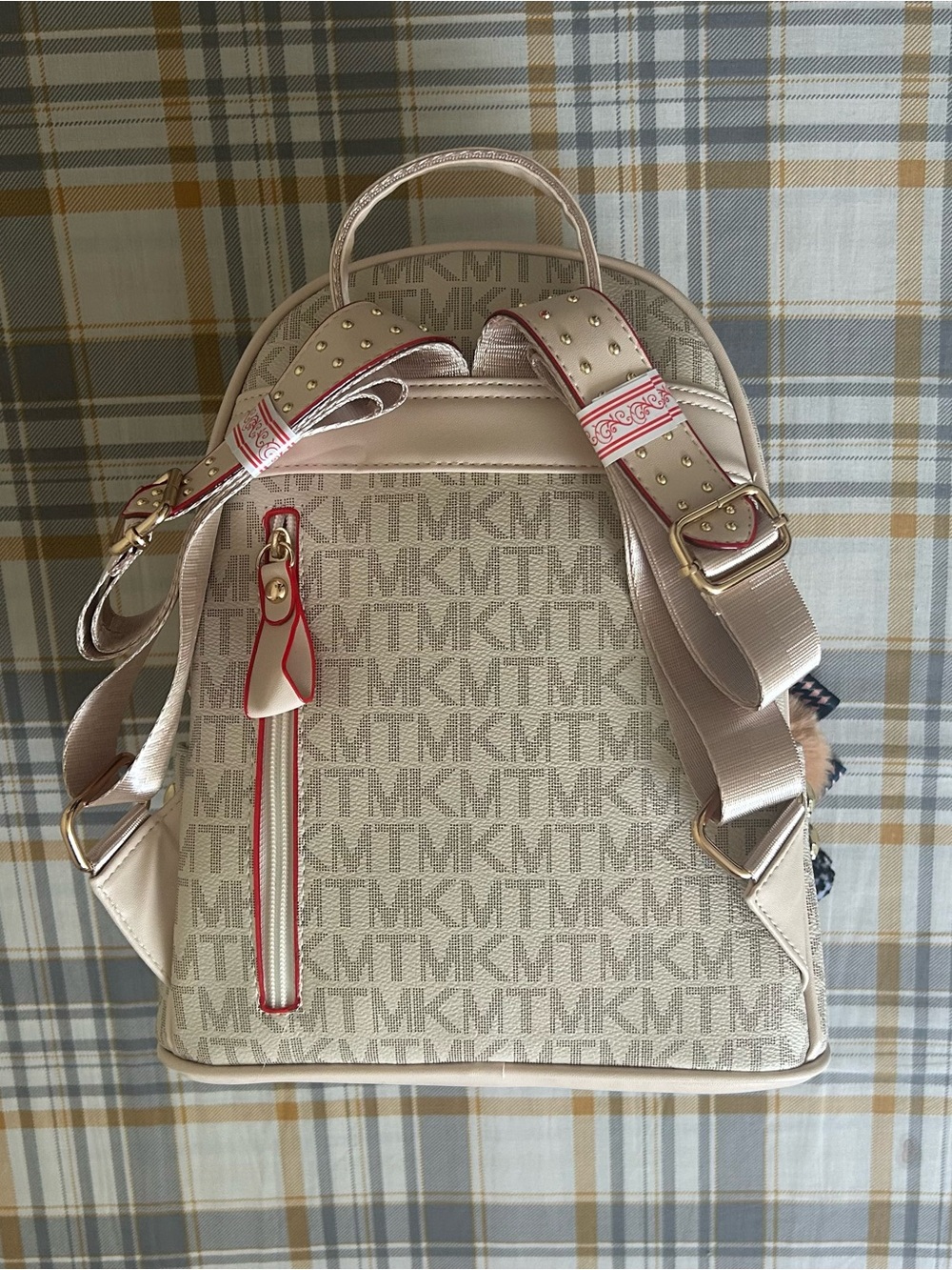 Backpack - Picture 4 of 7